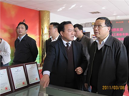 省政協(xié)副主席、省委組織部常務(wù)副部長武吉海先生一行蒞臨我公司視察指導(dǎo)工作