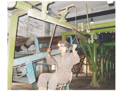 靜態(tài)上、下車裝置