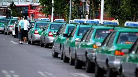 赤峰开展整治出租车市场行动 严惩不打表 议价 拒载等行为